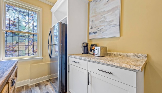 Spacious 2-bedroom Basement in Marietta with Outdoor Swing