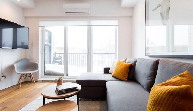Spacious 2 Bedroom Condo in Little Italy