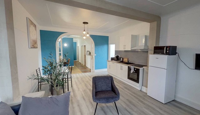 Spacious 2-bedroom house with terrace and parking