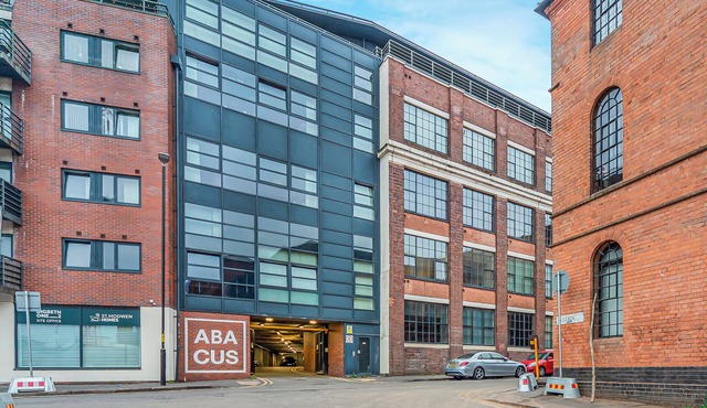 Spacious 2-Bedroom Flat in Birmingham – Long-Term Stays Welcome