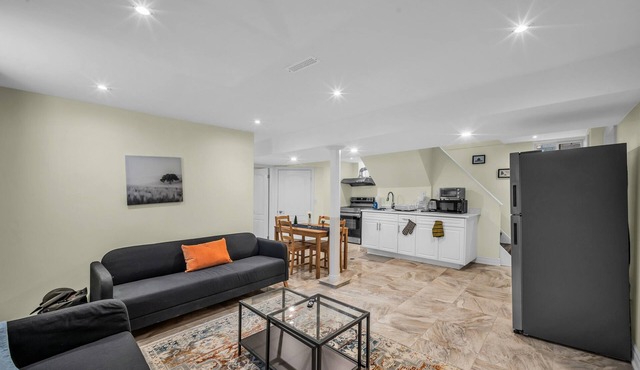 Spacious 2 Bedroom Guest Suite in North York