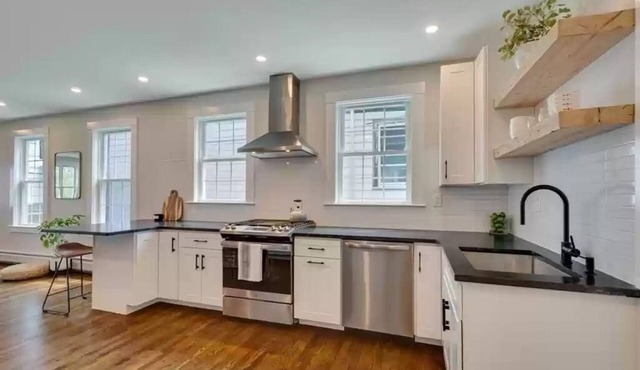 Spacious 2-Bedroom in Somerville