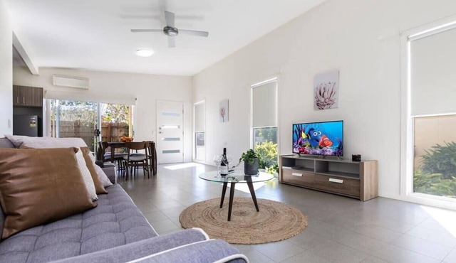 Spacious 2 Bedroom & Parking Near Central Cessnock