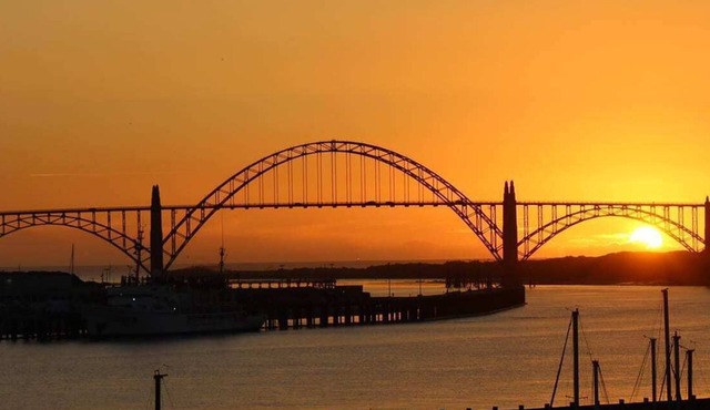 Spacious 2-Bedroom Townhome with Balcony & Marina