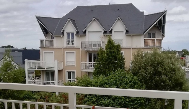 Spacious 2 bedrooms sunny 5 minutes from Dinard