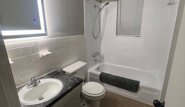 Spacious 2 bedrooms apartment centrally located in the heart of Blytheville.