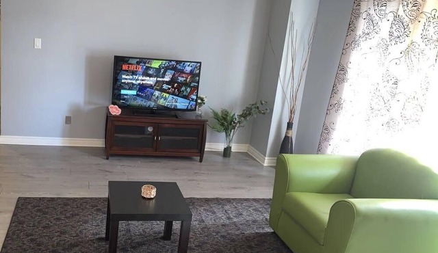 Spacious 2 beds Apartment in Downtown Whitby