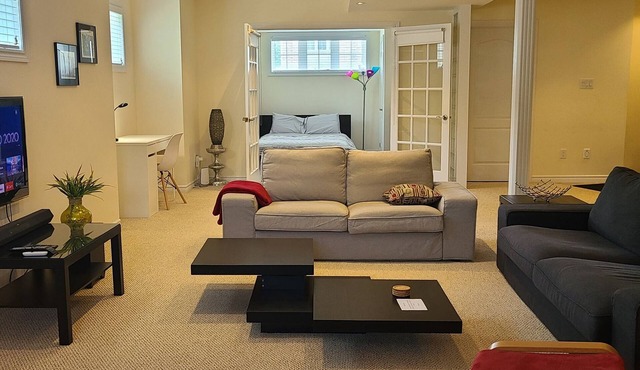 Spacious 2 BR, 3 Beds, Sleeps 6, Kitchen, Laundry