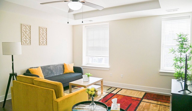 Spacious 2 BR Apartment 10 Minutes From Downtown in The Heart of Midtown