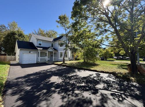 Spacious 2-BR Basement Suite Near Lake Simcoe & Beach Park