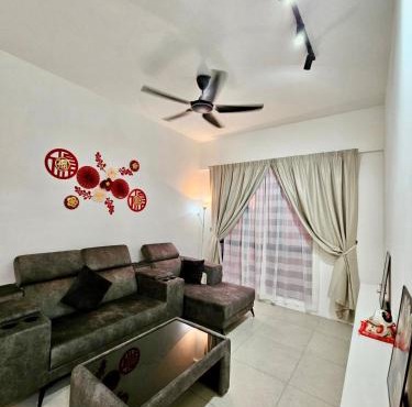 Spacious 2 BR near Boulevard KCH