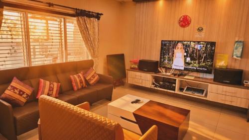 Spacious 2 & Half Stories Family Homestay Countryside Collection Sekinchan