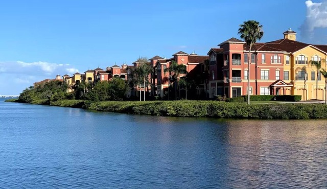 Spacious, 2 king bedrooms, ground floor condo in Grand Venezia Resort + Garage!