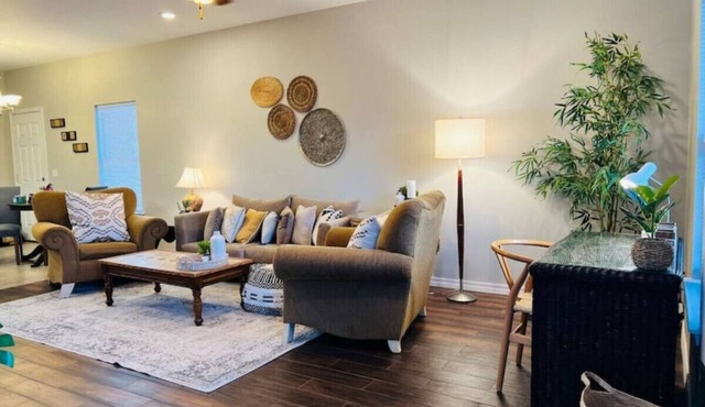 Spacious, 2 King Beds, 6 Sleeper, 4 mi. From Beach