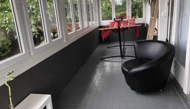 Spacious 2-room apartment in house near lake