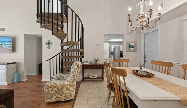 Spacious 2‑Story Veranda w/Balcony, Walk to Beach, Pools & Tennis