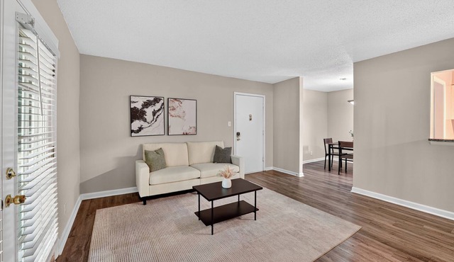 Spacious 2Bd/2Bth Apt I Private Porch I Parking
