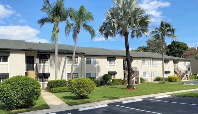 Spacious 2bed Condo in Deerfield Beach