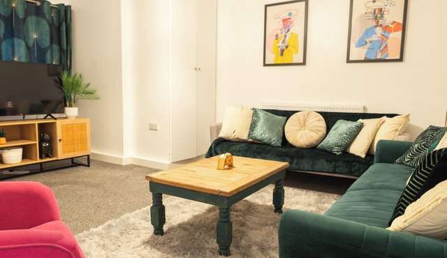 Spacious 2BED Groundfloor Flat - Easy Acess to Swansea City Centre and