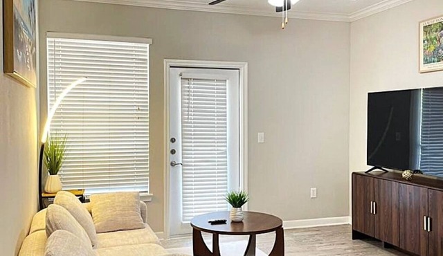 Spacious 2BR 2BA Magnolia Apt Near The Woodlands