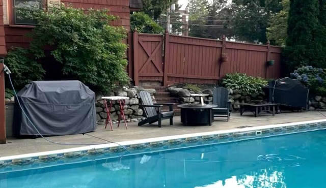 Spacious 2BR Apartment Near Bradford & Merrimack Valley Parking Included.