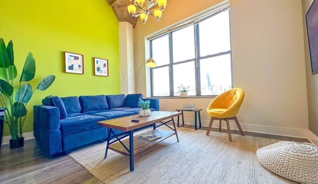 Spacious 2BR Apt South Loop Skyline near McCormick Place & Soldier Field