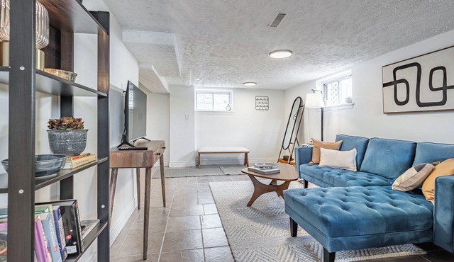 Spacious 2BR Bsmt Apt w/Free Parking