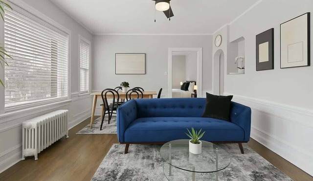 Spacious 2BR Close to it All - Chic Apt in Skokie