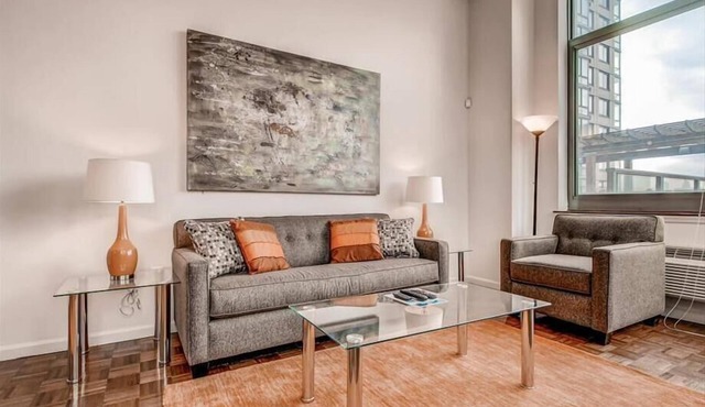 Spacious 2BR | Full Kitchen | Washer/Dryer | by GLS