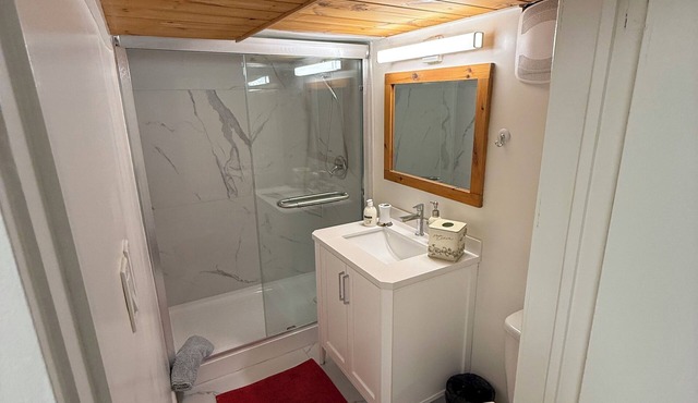 Spacious 2BR Full Kitchen Vaughan