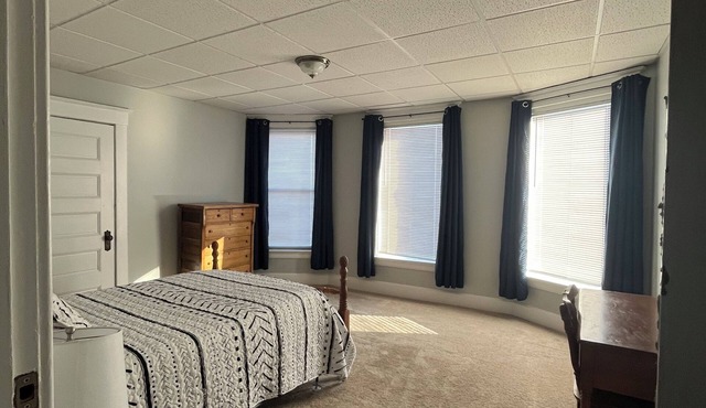 Spacious 2BR Getaway in Dubois – 1 mile away from Penn Highlands DuBois
