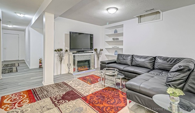 Spacious 2BR Guest Suite - Heart of Mississauga