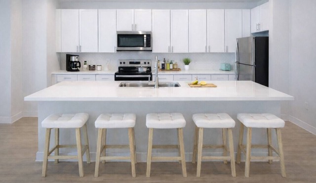 Spacious 2BR Haven Escape w/SuperStar Amenities