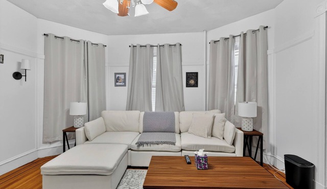 Spacious 2Br home in Malden with AC & heat