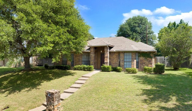 Spacious 2BR home near Downtown Dallas