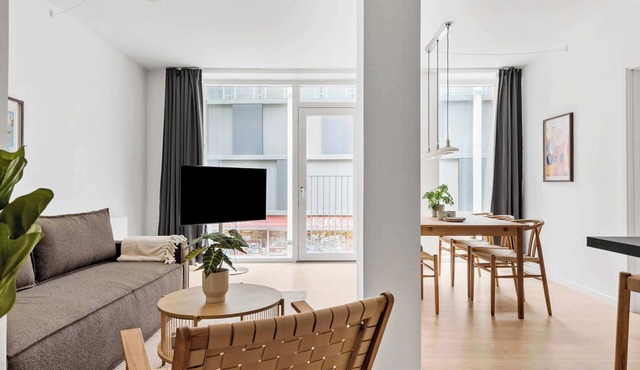 Spacious 2BR Inner City Apartment for 6 People