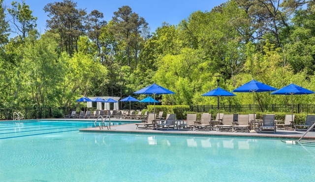 Spacious 2BR Loft Suite w/Kitchen 1.1 Miles to Kitty Hawk Beach & Fishing Lakes
