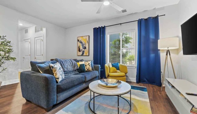 Spacious 2BR N Gulch – Walk to Broadway & Rooftops