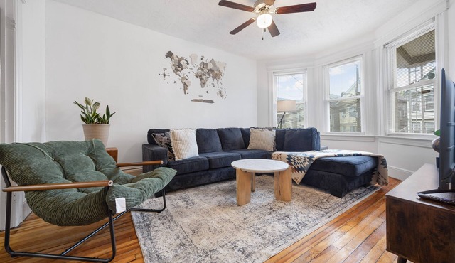 Spacious 2BR Near Statue of Liberty & Manhattan — Free Parking