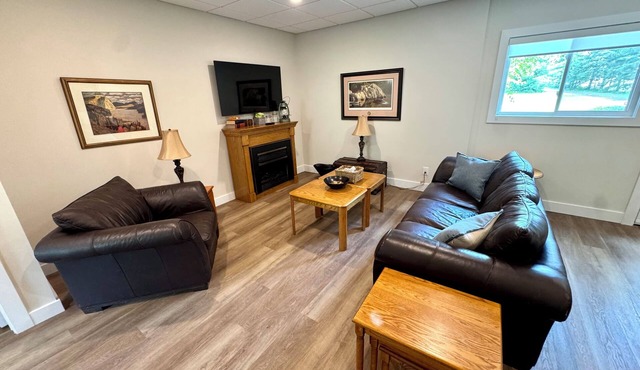 Spacious 2BR Retreat in Nature