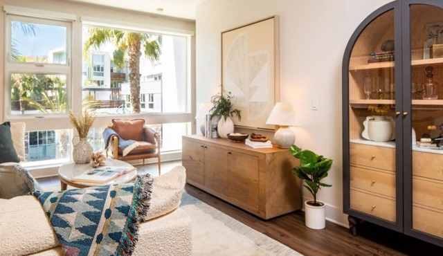 Spacious 2BR Retreat w Pool at Runway Playa Vista