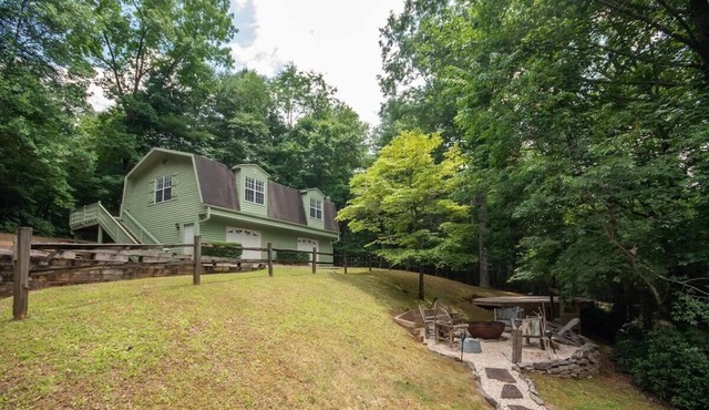 Spacious 2BR Retreat|Foosball, Kitchen|Superhost