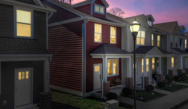 Spacious 2BR Retreat Minutes to DT Nashville