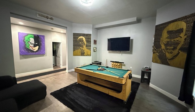 Spacious 2BR Suite + Pool Table InPatio + Private