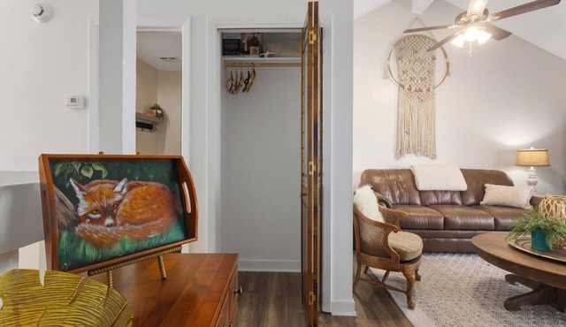 Spacious 2BR Townhouse | 2-Story | Detached Garage I Seasonal Pool