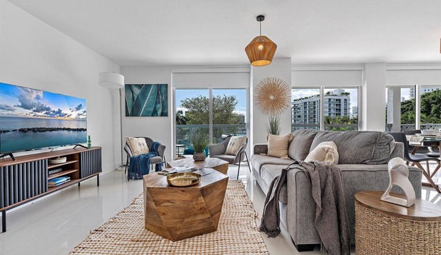 Spacious 2BR, 2.5BA Apartment | Bay Harbor Islands Family-Friendly Stay