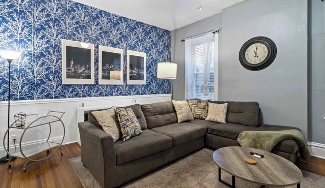 Spacious 2BR w/Fenced Yard, Office & Fast Wi-Fi, Downtown STL