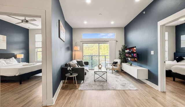 Spacious 2BR2BA Stay Deep Ellum w/Pool Gym Parking