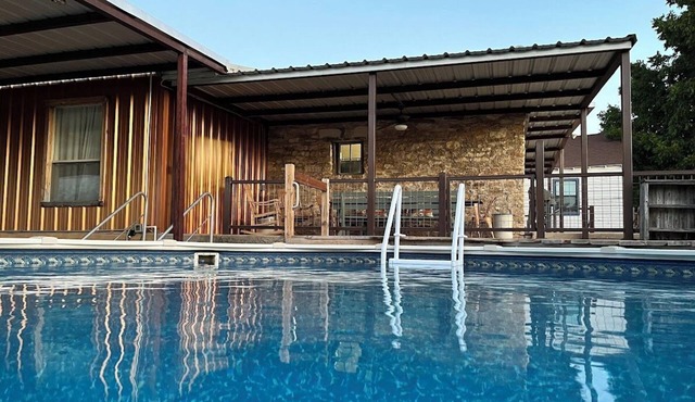 Spacious 3/2 - Historic Charm & Modern Comfort with pool, porch, cook's kitchen