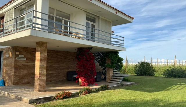 Spacious 3-Bed House with A/C, BBQ, Garden, WiFi, Parking, Sports Room